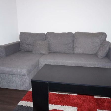 Ferienwohnung F1 De 36M2 Avec Terrasse Et Parking Privatif. La Roquette-sur-Siagne Exterior foto